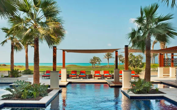 Luxury-Vs-Budget-Travel-UAE