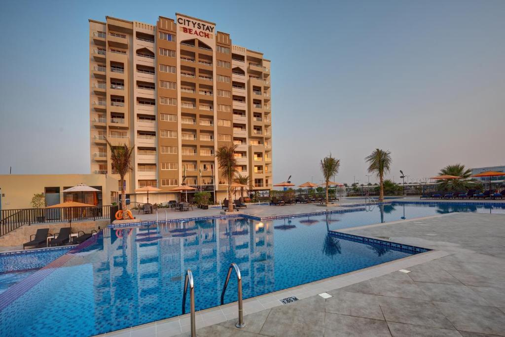 🌴 City Stay Beach Escape – Ras Al Khaimah Retreat
